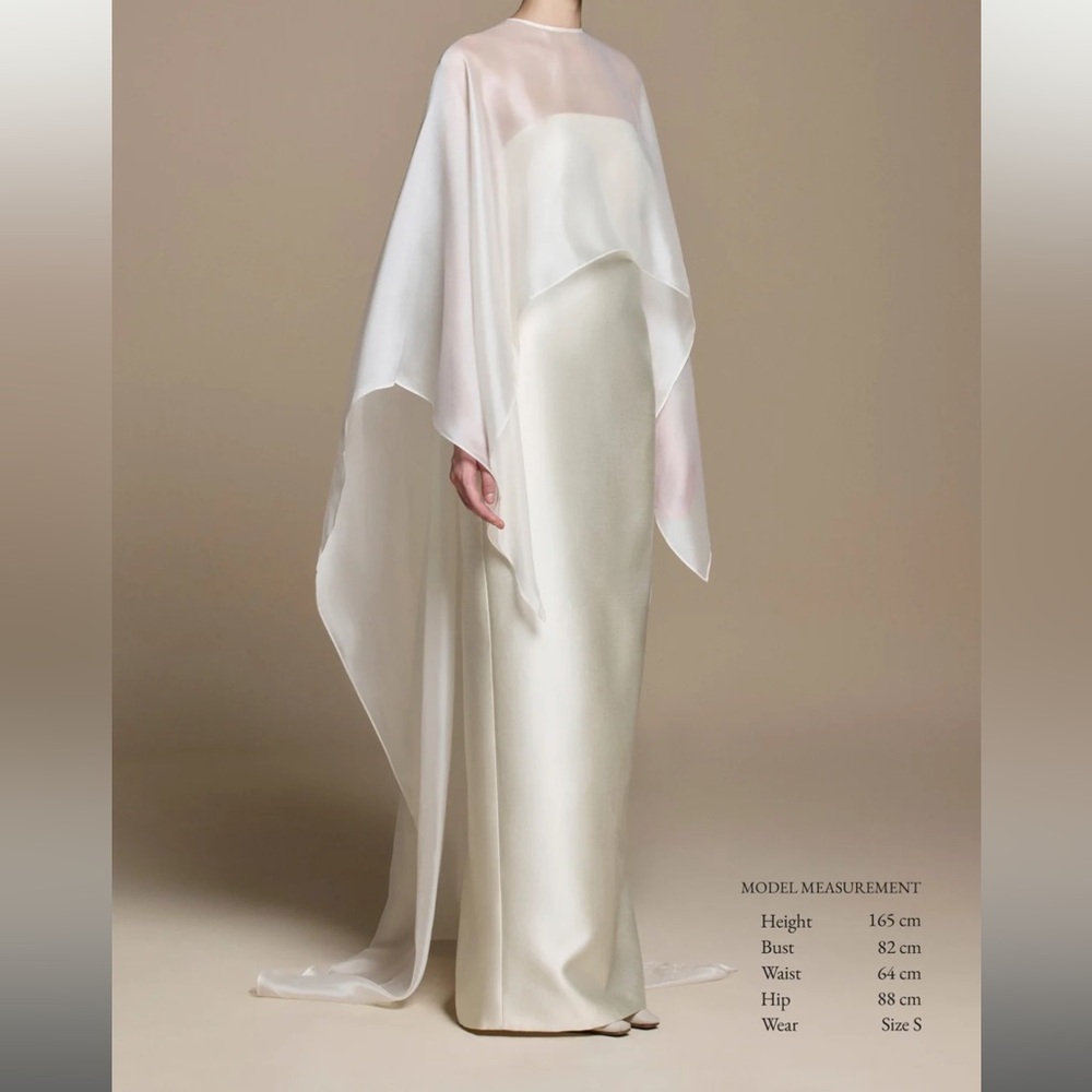 Elegant Cream Women's Dress